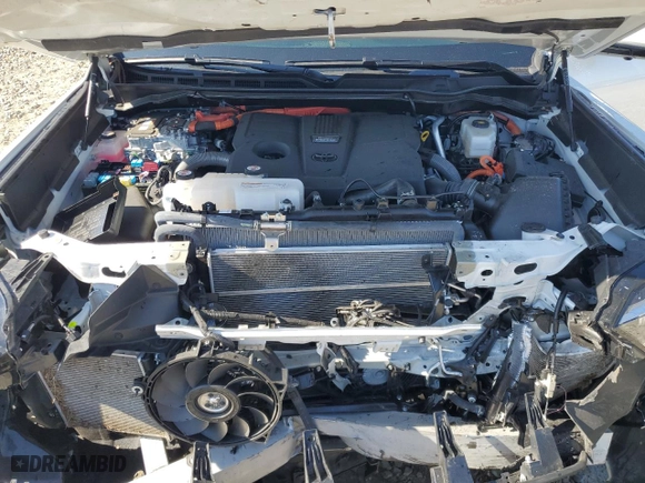 2024 Toyota Sequoia SR5 with VIN 7SVAAABA9RX042917, listed as a Copart auction lot 43750015 with 17,793 mi miles and Salvage Title. Bid and sale history available at carsss.com. Image 12.