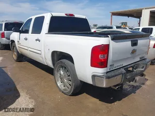 2010 Chevrolet Silverado 1500 LT with VIN 3GCRCSE0XAG296936, listed as a IAAI auction lot 41693403 with 243,355 mi miles. Bid and sale history available at carsss.com. Image 3.
