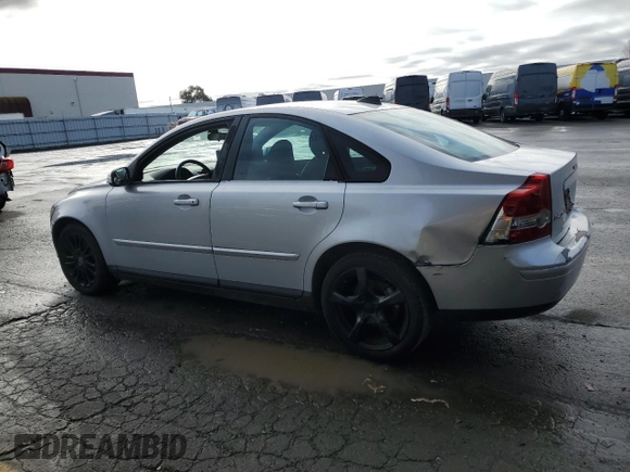 2007 Volvo S40 2.4L z VIN YV1MS390972275519, wystawiony jako Copart lot #86431954 z przebiegiem 227 441 mil mil oraz Szkoda całkowita • Salvage title. Historia ofert i sprzedaży dostępna na DreamBid. Obrazek 2.