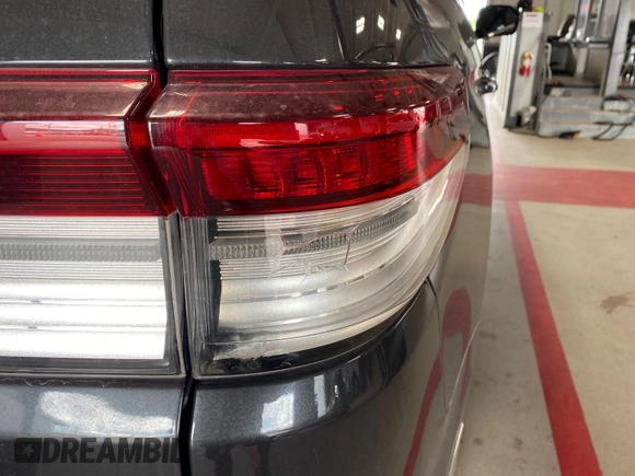 2022 Lincoln Navigator Reserve with VIN 5LMJJ2LT1NEL15170, listed as a IAAI auction lot 42832728 with 45,470 mi miles and . Bid and sale history available at DreamBid. Image 24.