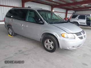2005 Dodge Caravan SXT with VIN 2D4GP44L85R477720, listed as a IAAI auction lot 41925419 with 202,972 mi miles. Bid and sale history available at carsss.com. Image 1.