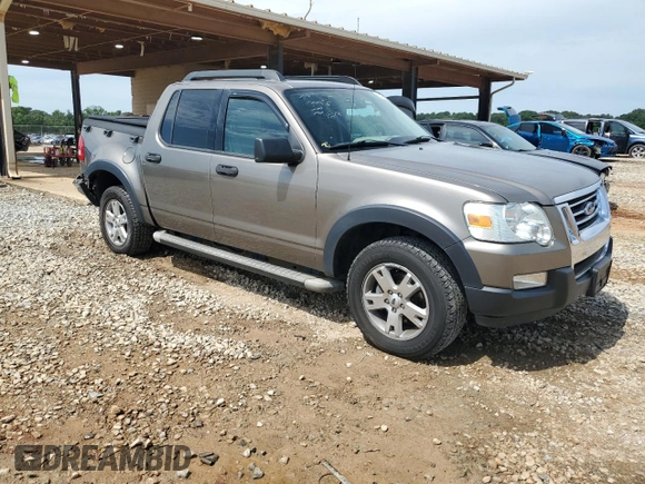 2007 Ford Explorer Sport Trac XLT z VIN 1FMEU31K37UA25095, wystawiony jako Copart lot #62453555 z przebiegiem 133 051 mil mil oraz Szkoda całkowita • Salvage title. Historia ofert i sprzedaży dostępna na DreamBid. Obrazek 4.