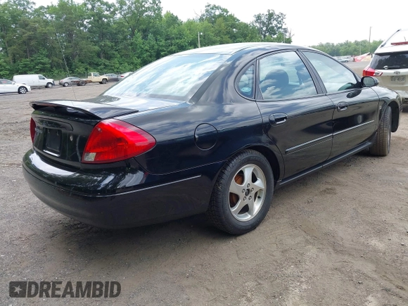 2002 Ford Taurus SES Standard with VIN 1FAFP55S92G250401, listed as a IAAI auction lot 42432014 with 231,695 mi miles and . Bid and sale history available at DreamBid. Image 4.
