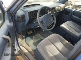 1993 Dodge Caravan z VIN 2B4GH2533PR287787, wystawiony jako Copart lot #71940684 z przebiegiem 107 939 mil mil oraz Szkody całkowita. Historia ofert i sprzedaży dostępna na DreamBid. Obrazek 8.
