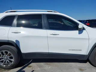 2019 Jeep Cherokee Latitude Plus with VIN 1C4PJLLNXKD290098, listed as a IAAI auction lot 40840063 with 202,244 mi miles and . Bid and sale history available at DreamBid. Image 13.