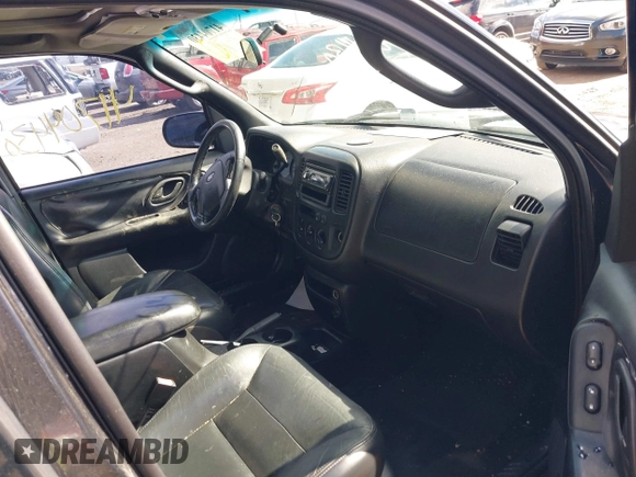 2002 Ford Escape XLT z VIN 1FMCU03182KD33491, wystawiony jako IAAI lot #41704430 z przebiegiem 174 810 mil mil oraz . Historia ofert i sprzedaży dostępna na DreamBid. Obrazek 5.