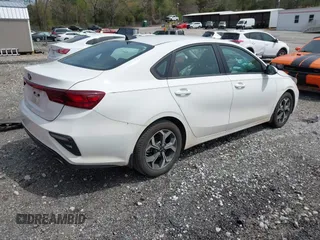 2021 Kia Forte FE z VIN 3KPF24AD5ME335331, wystawiony jako IAAI lot #41926109 z przebiegiem 87 354 mil mil oraz . Historia ofert i sprzedaży dostępna na DreamBid. Obrazek 4.
