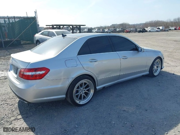 2011 Mercedes-Benz E-Class E 350 Luxury with VIN WDDHF5GB9BA499003, listed as a IAAI auction lot 41801053 with NaN miles. Bid and sale history available at carsss.com. Image 4.