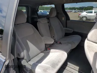2017 Toyota Sienna LE Auto Access Seat with VIN 5TDKZ3DC5HS782583, listed as a Copart auction lot 60624395 with 171,311 mi miles and Salvage title. Bid and sale history available at DreamBid. Image 11.