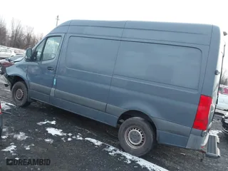 2019 Mercedes-Benz Sprinter Cargo Van with VIN WD4PF0CD9KP065019, listed as a IAAI auction lot 41070270 with 187,464 mi miles. Bid and sale history available at carsss.com. Image 3.