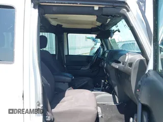 2017 Jeep Wrangler Unlimited Sport с VIN 1C4BJWDG4HL549310, выставлен на аукционе IAAI как лот 42205370 с пробегом 84 226 миль миль и . История ставок и продаж доступна на DreamBid. Изображение 5.