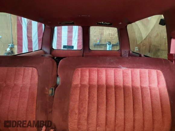 1994 Chevrolet Suburban with VIN 1GNFK16K5RJ382205, listed as a Copart auction lot 77995064 with 294,600 mi miles and Clean Title. Bid and sale history available at carsss.com. Image 10.