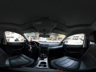 2014 Volkswagen Passat SE z VIN 1VWBT7A31EC102802, wystawiony jako IAAI lot #41344543 z przebiegiem 106 758 mil mil oraz . Historia ofert i sprzedaży dostępna na DreamBid. Obrazek 18.