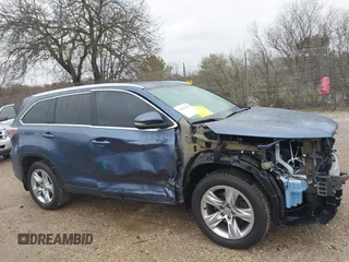 2015 Toyota Highlander Limited z VIN 5TDDKRFH6FS092511, wystawiony jako IAAI lot #42082706 z przebiegiem 137 384 mil mil oraz . Historia ofert i sprzedaży dostępna na DreamBid. Obrazek 14.