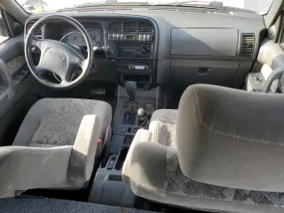 2001 Isuzu Trooper S with VIN JACDJ58X117J11550, listed as a Copart auction lot 46323185 with 236,762 mi miles and Salvage title. Bid and sale history available at DreamBid. Image 8.