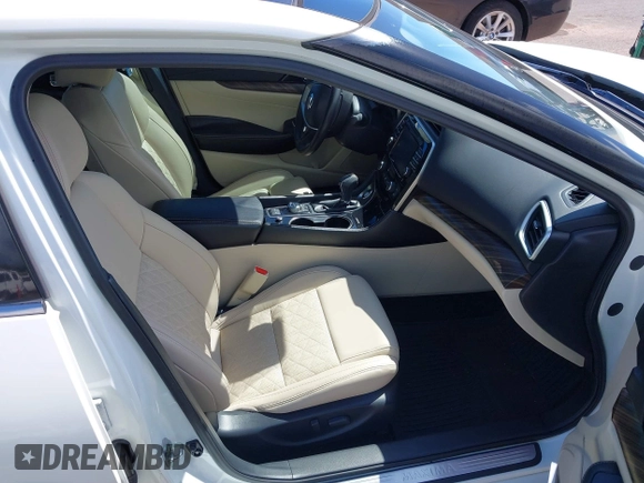 2017 Nissan Maxima SV z VIN 1N4AA6AP8HC446350, wystawiony jako IAAI lot #41852394 z przebiegiem 66 518 mil mil oraz . Historia ofert i sprzedaży dostępna na DreamBid. Obrazek 5.