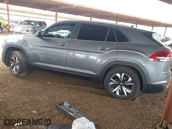 2024 Volkswagen Atlas SE with VIN 1V2DE2CA0RC250660, listed as a IAAI auction lot 42085431 with 14,268 mi miles and . Bid and sale history available at DreamBid. Image 3.