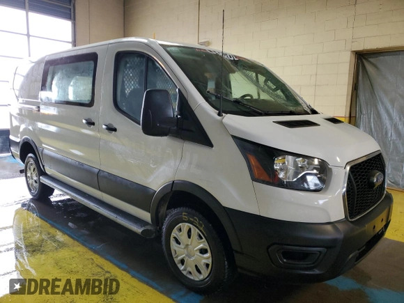 2023 Ford Transit Cargo z VIN 1FTBR1Y83PKB06391, wystawiony jako Copart lot #57686765 z przebiegiem Nie podano mil oraz Czysty tytuł • Clean title. Historia ofert i sprzedaży dostępna na DreamBid. Obrazek 4.