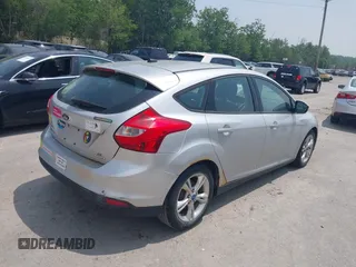 2014 Ford Focus SE z VIN 1FADP3K28EL125403, wystawiony jako IAAI lot #42494248 z przebiegiem 129 244 mil mil oraz . Historia ofert i sprzedaży dostępna na DreamBid. Obrazek 4.