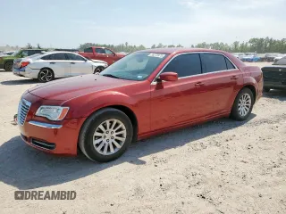 2013 Chrysler 300 z VIN 2C3CCAAG1DH568995, wystawiony jako Copart lot #56278975 z przebiegiem 133 201 mil mil oraz Szkoda całkowita • Salvage title. Historia ofert i sprzedaży dostępna na DreamBid. Obrazek 1.