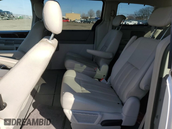2009 Chrysler Town & Country Touring with VIN 2A8HR54XX9R675671, listed as a Copart auction lot 43807405 with 110,504 mi miles and Salvage Title. Bid and sale history available at DreamBid. Image 11.