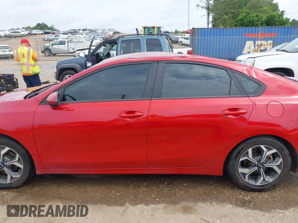 2019 Kia Forte LXS z VIN 3KPF24AD4KE063447, wystawiony jako IAAI lot #42278872 z przebiegiem 70 362 mil mil oraz . Historia ofert i sprzedaży dostępna na DreamBid. Obrazek 15.
