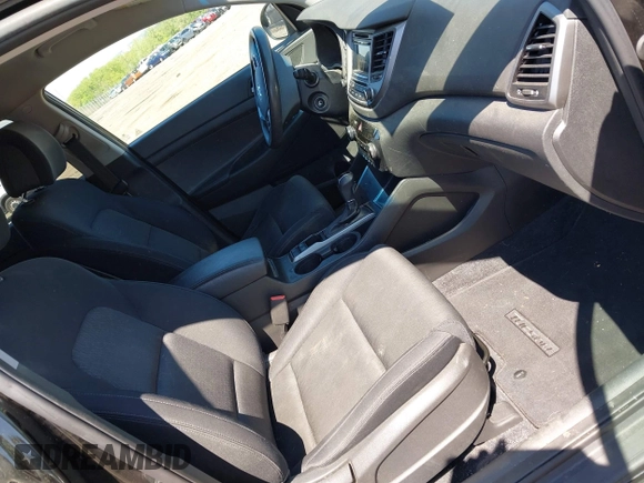 2016 Hyundai Tucson SE z VIN KM8J3CA47GU075162, wystawiony jako IAAI lot #42231685 z przebiegiem 177 038 mil mil oraz . Historia ofert i sprzedaży dostępna na DreamBid. Obrazek 5.