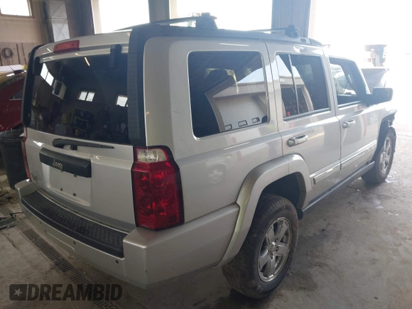 2010 Jeep Commander Sport z VIN 1J4RG4GK0AC105228, wystawiony jako IAAI lot #42558376 z przebiegiem Nie podano mil oraz . Historia ofert i sprzedaży dostępna na DreamBid. Obrazek 4.