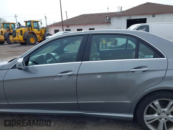 2013 Mercedes-Benz E 350 Luxury with VIN WDDHF5KBXDA693923, listed as a IAAI auction lot 42134694 with 274,065 mi miles and . Bid and sale history available at DreamBid. Image 14.