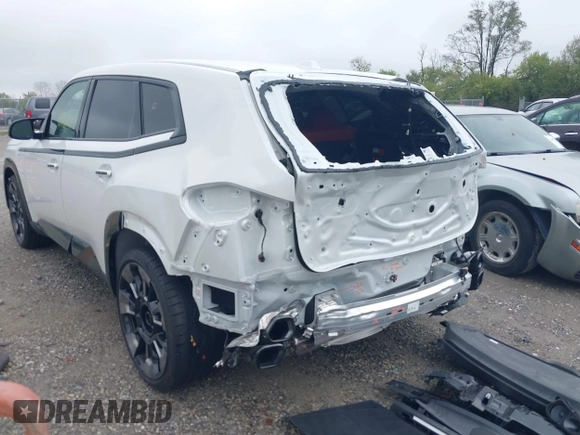 2024 BMW XM z VIN 5YM23CS0XR9U57042, wystawiony jako IAAI lot #40467269 z przebiegiem 2888 mil mil oraz . Historia ofert i sprzedaży dostępna na DreamBid. Obrazek 6.