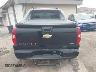 2011 Chevrolet Avalanche LTZ with VIN 3GNTKGE33BG111277, listed as a IAAI auction lot 42123375 with 209,024 mi miles. Bid and sale history available at carsss.com. Image 16.