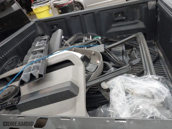 2018 Ford F-150 XL with VIN 1FTEW1CP4JKF04771, listed as a IAAI auction lot 41795576 with 71,997 mi miles. Bid and sale history available at carsss.com. Image 12.