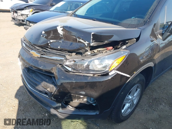 2020 Chevrolet Trax LS with VIN KL7CJNSB8LB016636, listed as a IAAI auction lot 40073176 with 49,089 mi miles. Bid and sale history available at carsss.com. Image 6.