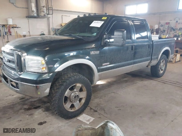 2006 Ford Super Duty F-250 XL with VIN 1FTSW21P16EA38170, listed as a IAAI auction lot 41699372 with 307,166 mi miles. Bid and sale history available at carsss.com. Image 2.