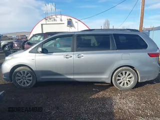 2017 Toyota Sienna LE with VIN 5TDJZ3DC9HS168079, listed as a IAAI auction lot 41175845 with 98,585 mi miles. Bid and sale history available at carsss.com. Image 14.