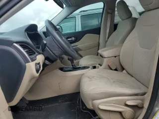 2020 Jeep Cherokee Latitude with VIN 1C4PJLCBXLD556789, listed as a Copart auction lot 58582565 with 66,865 mi miles and Salvage title. Bid and sale history available at DreamBid. Image 7.