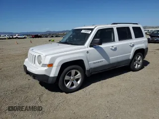 2011 Jeep Patriot Latitude z VIN 1J4NF1GB4BD170109, wystawiony jako Copart lot #57358365 z przebiegiem 146 762 mil mil oraz Czysty tytuł • Clean title. Historia ofert i sprzedaży dostępna na DreamBid. Obrazek 1.