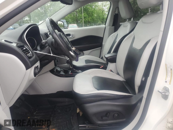 2020 Jeep Compass Limited z VIN 3C4NJDCB1LT122011, wystawiony jako Copart lot #55398525 z przebiegiem 73 460 mil mil oraz Szkoda całkowita • Salvage title. Historia ofert i sprzedaży dostępna na DreamBid. Obrazek 7.