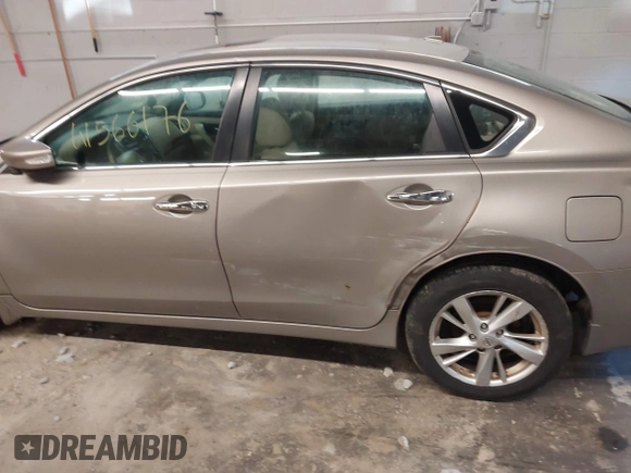 2014 Nissan Altima 2.5 with VIN 1N4AL3APXEN255733, listed as a IAAI auction lot 41566176 with 189,993 mi miles. Bid and sale history available at carsss.com. Image 6.