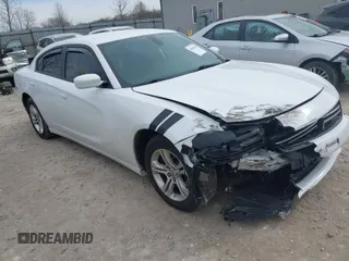 2015 Dodge Charger SE z VIN 2C3CDXBGXFH812015, wystawiony jako IAAI lot #41869666 z przebiegiem 108 823 mil mil oraz . Historia ofert i sprzedaży dostępna na DreamBid. Obrazek 1.
