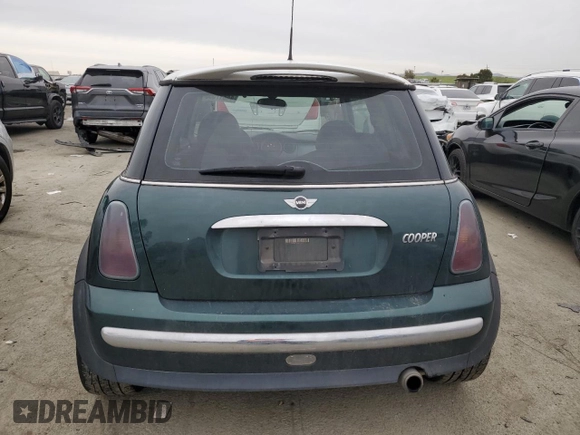 2003 MINI Hardtop с VIN WMWRC33493TE14900, выставлен на аукционе Copart как лот 44817555 с пробегом 105 103 миль миль и Списание • Salvage title. История ставок и продаж доступна на DreamBid. Изображение 6.