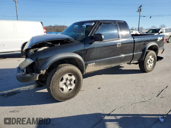 2002 Chevrolet S-10 LS with VIN 1GCCT19W228189014, listed as a Copart auction lot 89177205 with 0 mi miles and Salvage Title. Bid and sale history available at carsss.com. Image 1.