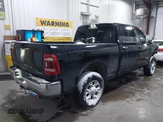 2024 Ram 2500 Laramie z VIN 3C6UR5FJ9RG134865, wystawiony jako IAAI lot #41299082 z przebiegiem 8 236 mil mil oraz . Historia ofert i sprzedaży dostępna na DreamBid. Obrazek 4.