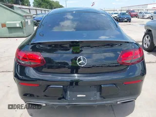 2019 Mercedes-Benz C 300 с VIN WDDWJ8DBXKF827124, выставлен на аукционе IAAI как лот 42391477 с пробегом 72 546 миль миль и . История ставок и продаж доступна на DreamBid. Изображение 17.