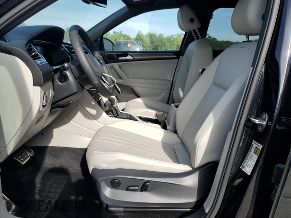2022 Volkswagen Tiguan SE R-Line Black with VIN 3VVCB7AX9NM099855, listed as a Copart auction lot 53824465 with 31,617 mi miles and Salvage Title. Bid and sale history available at DreamBid. Image 7.
