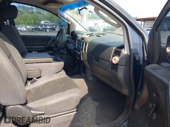 2008 Nissan Titan XE z VIN 1N6BA06A58N358342, wystawiony jako IAAI lot #42307058 z przebiegiem 223 175 mil mil oraz . Historia ofert i sprzedaży dostępna na DreamBid. Obrazek 5.