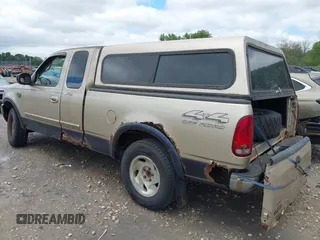2000 Ford F-150 XL z VIN 2FTRX18L4YCA00725, wystawiony jako IAAI lot #42741630 z przebiegiem Nie podano mil oraz . Historia ofert i sprzedaży dostępna na DreamBid. Obrazek 3.