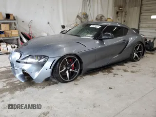 2021 Toyota Supra 3.0 z VIN WZ1DB0C06MW043625, wystawiony jako Copart lot #48971283 z przebiegiem 8255 mil mil oraz . Historia ofert i sprzedaży dostępna na DreamBid. Obrazek 1.
