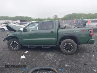 2023 Nissan Frontier Pro-4X z VIN 1N6ED1EK9PN620138, wystawiony jako IAAI lot #42186261 z przebiegiem 30 008 mil mil oraz . Historia ofert i sprzedaży dostępna na DreamBid. Obrazek 14.