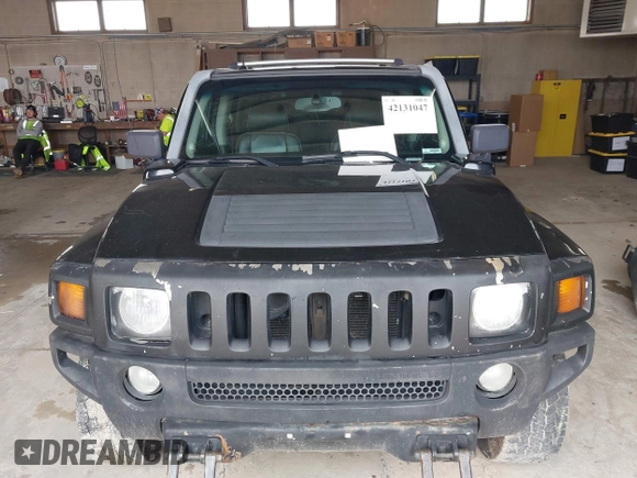 2006 Hummer H3 with VIN 5GTDN136268164216, listed as a IAAI auction lot 42131047 with 218,659 mi miles. Bid and sale history available at carsss.com. Image 6.